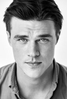 Finn Wittrock